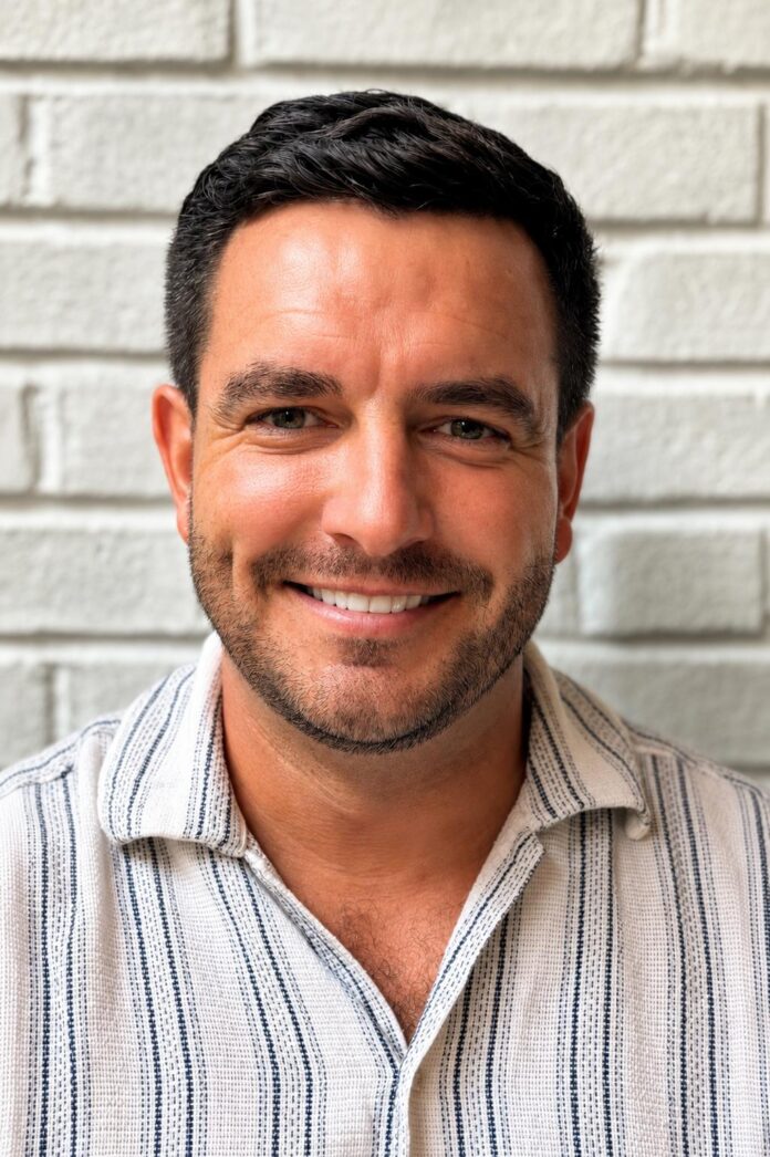Nic Stott Headshot